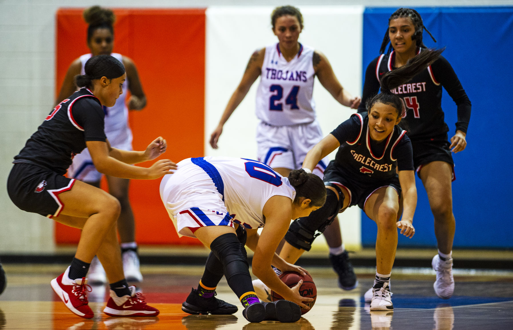 010420-s-FFC Basketball 04.JPG
